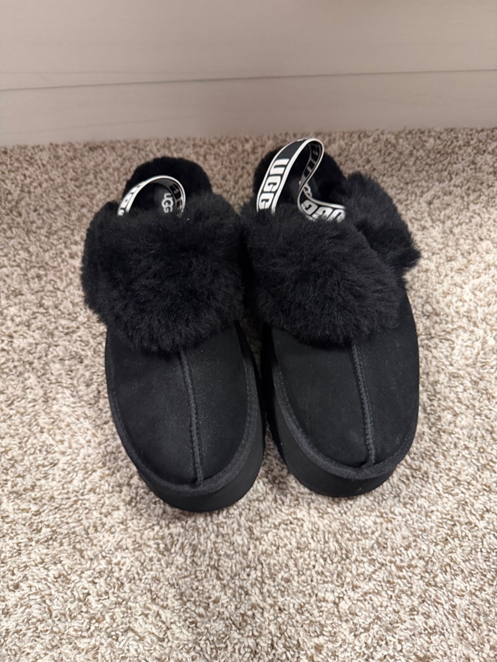 UGG Women’s Black Fuzz Slingback Slippers USA 9